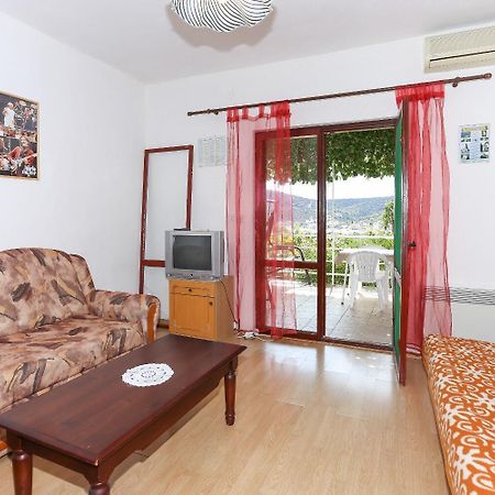 Holiday Home Marcelo-With Terrace Vinišće Exteriér fotografie